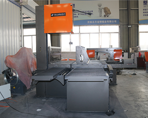 數(shù)控石墨鋸床—專切石墨的高效設(shè)備